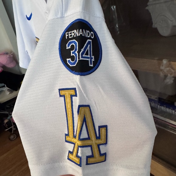 Los Angeles Dodgers Gold Script #18 World Series Champions Jersey- Medium- Nike - Picture 4 of 10